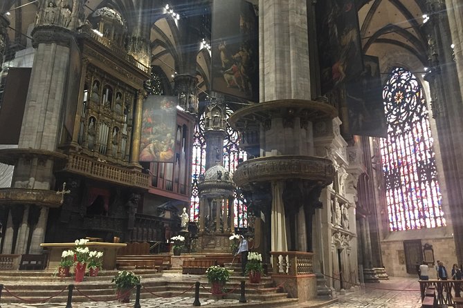 2-hours Duomo of Milan guided experience with entrance tickets - Rooftops and terraces: the view stop that makes the Duomo feel different