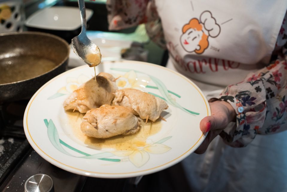 Como: Dining Experience at a Local Home - The Cooking Demo: What You’ll Learn While the Kitchen Is Working