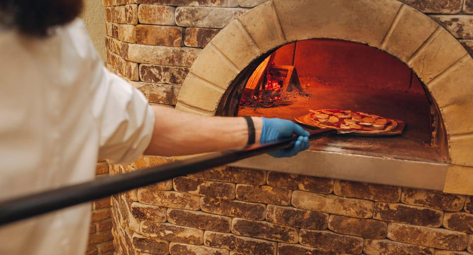 Como: Premium Pizza-Making Class at a Pizzeria - What the price includes, and why it feels fair
