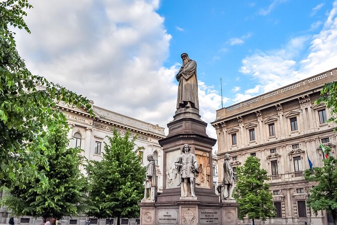 Discover Milan's Marvels: Last Supper, Duomo & Secret Gems Tour - Via Dante and Via Spadari: Milan’s streets you can actually feel