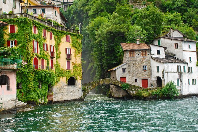 Exclusive Private Guided Boat Tour on Lake Como 1H - 4H - Villa Olmo and Villa Erba: classic noble faces along the footpath