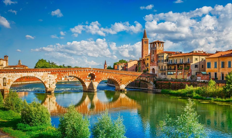 From Milan: Verona, Sirmione and Lake Garda with Boat Cruise - The coach to Sirmione: your transition from city to lake