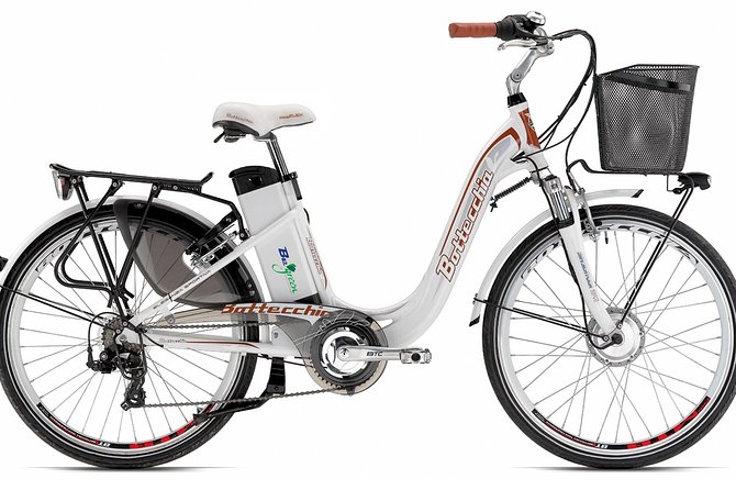 Lake Como: eBike City Tour Guided by an iPad and a Tour Leader - How the iPad route and helmet audio make Como easier