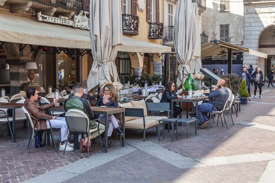 Lake Como: Food Walking Tour - Street food pizza while walking: Italy’s lunch method, not a sit-down stunt