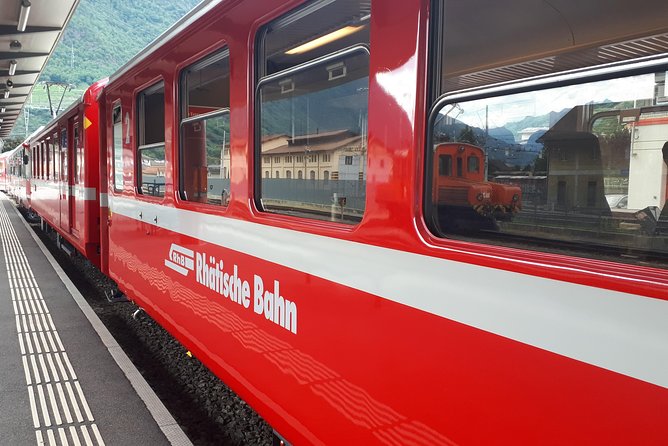 Lake Como, Swiss Alps and Bernina Train From Milan - Boarding the Red Train: Window Openings and Real-World Photo Tips