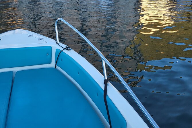 License Free Boat Rental 40hp - Lake Como - Entering the Helm: What This 40hp Rental Actually Feels Like