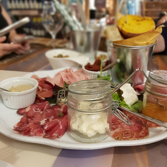 Milan: Bar-Hopping Tour with Welcome Drink - Tips to Make Your Night Better