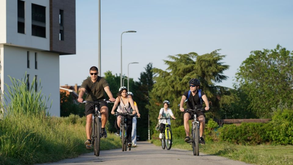 Milan: Bike Tour with Picnic on the turtle lake - Price and Value for a 2.5-Hour Green Escape