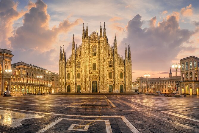 Milan: Cathedral and Duomo's Rooftop Guided Tour - Rooftop terrace access: the 360° view and the steps after the elevator
