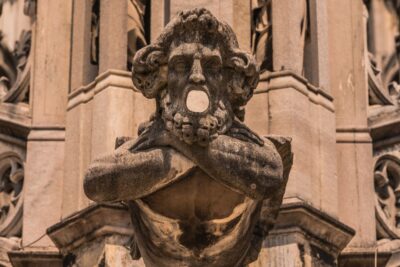 Milan: Cathedral Rooftop Tour - Meeting under Mondadori: where to stand so the start doesn’t get messy