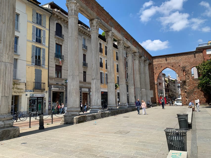 Milan: City Highlights Bike Tour - Santa Maria delle Grazie and Sant’Ambrogio: Church stops with context