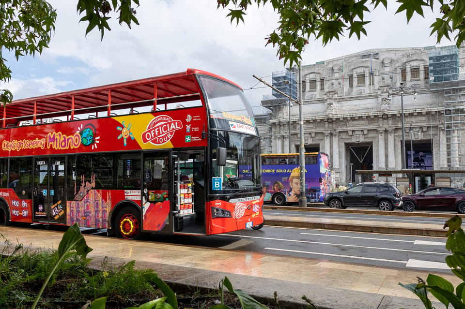Milan: City Sightseeing Hop-On Hop-Off Bus with Audio Guide - Line D: Navigli + Piazza XXIV Maggio + Brera, with Duomo Nearby