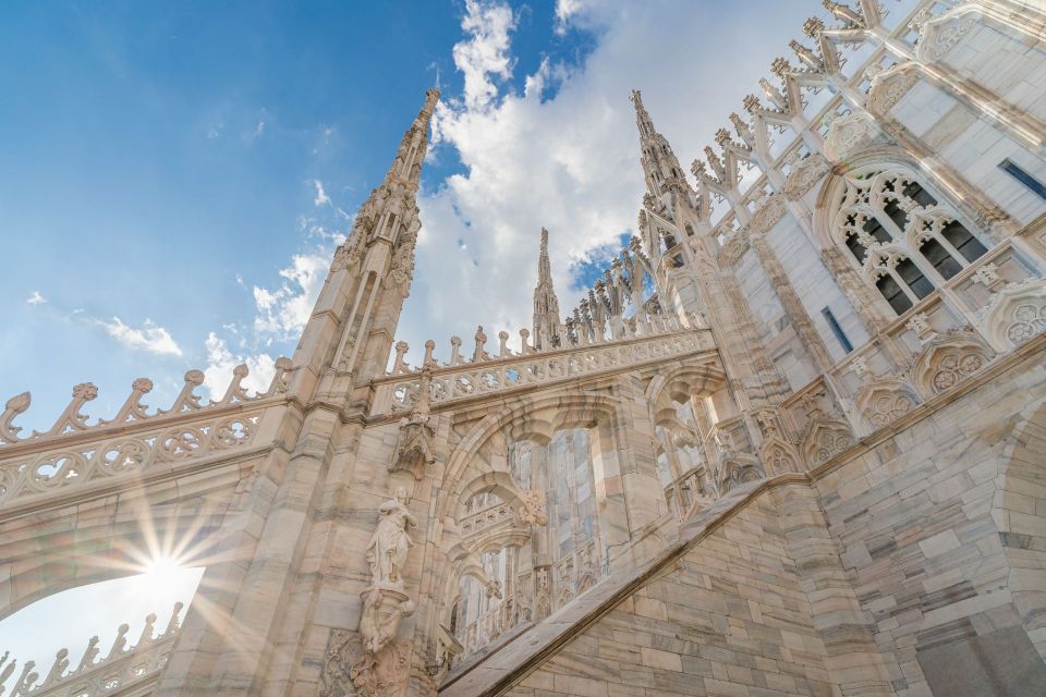 Milan: Duomo Rooftop and Cathedral Guided Tour with Tickets - What Makes the Guides Here Work: Details, Humor, and Keeping You Together