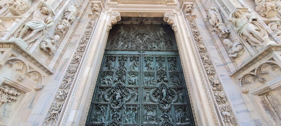 Milan: Duomo & Rooftop Tour with Optional Hop-On Hop-Off Bus - Should You Book This Duomo & Rooftop Tour?