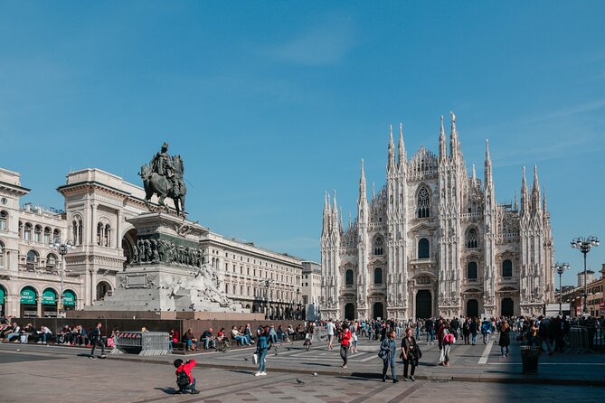 Milan: Duomo, Scala, Sforza Castle and Last Supper Private Tour - La Scala and Piazza della Scala: a classic Milan look, outside only