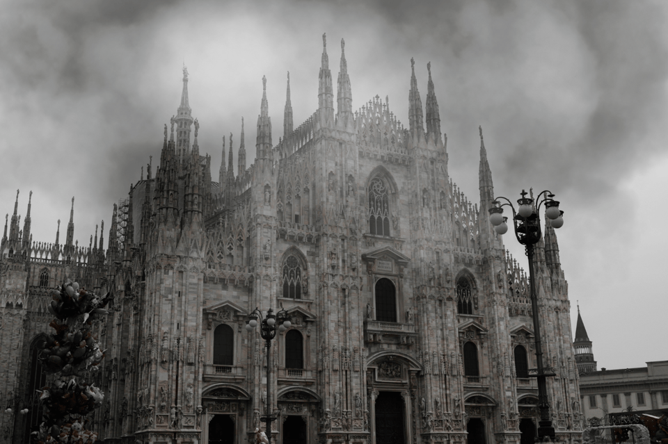 Milan: Ghosts, Mysteries, and Secrets Guided Walking Tour - Milan at 17:30: why dusk changes everything