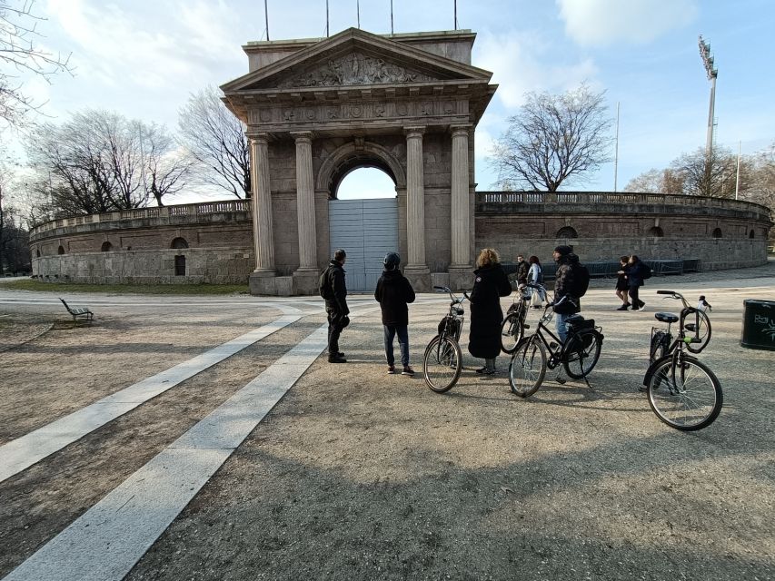 Milan: Guided Bike Tour - Arco della Pace, Santa Maria delle Grazie, and the canal-side photo moments
