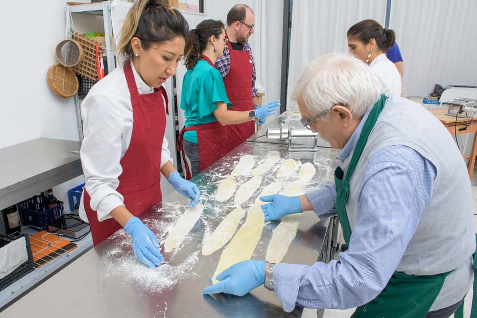 Milan: Italian Cooking Class with Food and Wine - Meeting Chef and the City: the quickest way to start right