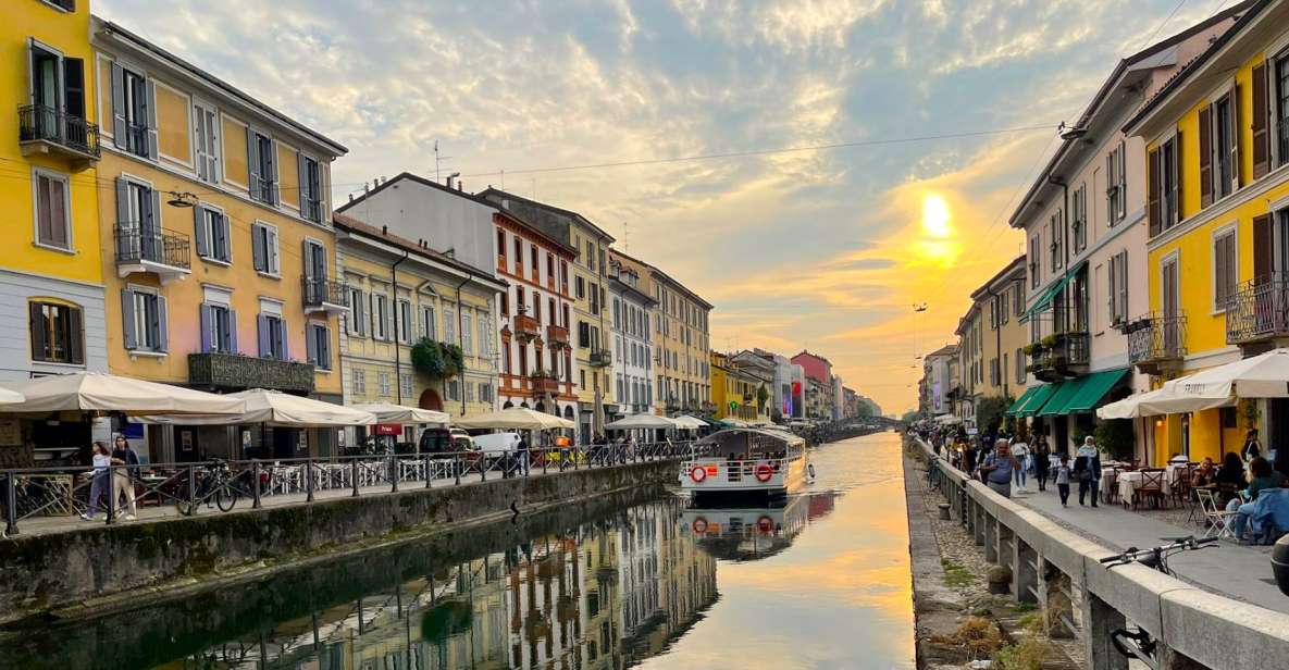 Milan: Navigli Canal Boat Cruise - From Alzaia Naviglio Grande to the water: the first minutes matter