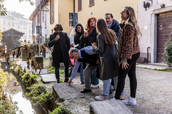 Milan: Navigli Food & Drinks Tour with Eating Europe - First Stop: Aperitivo at Sciuè Navigli and Pizza Fritta Traditions