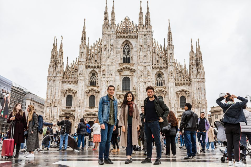 Milan: Private and Personalized Highlights Tour - Meeting at Piazza Mercanti and getting oriented fast