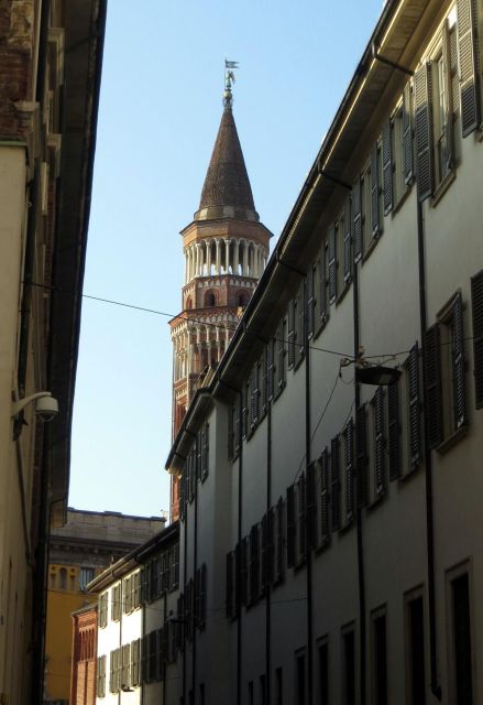 Milan: Private or Shared Essential Walking Tour - Victor Emmanuel II Arcade: luxury shopping and a lesson in design