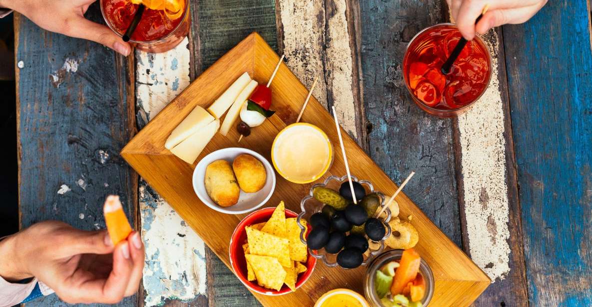 Milan: Private Tour with Drinks & Bites in Centro Storico - A 2.5-hour private Milan night in Centro Storico