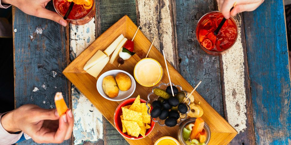 Milan: Private Tour with Drinks & Bites in Centro Storico - The drink-and-bite format: exactly what you get