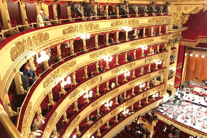 Milan: Skip-the-Line Duomo & La Scala Museum Guided Tour - English guides, headsets, and small-group control