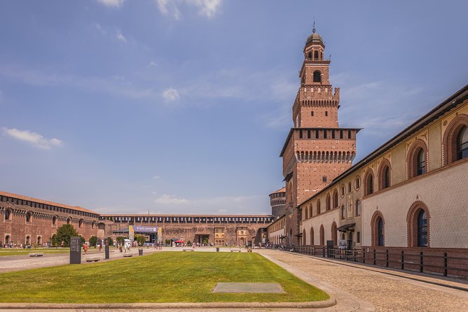 Milan Skip the Line The Last Supper and Renaissance Walking Tour - Stop 3: Il Cenacolo and The Last Supper inside the refectory