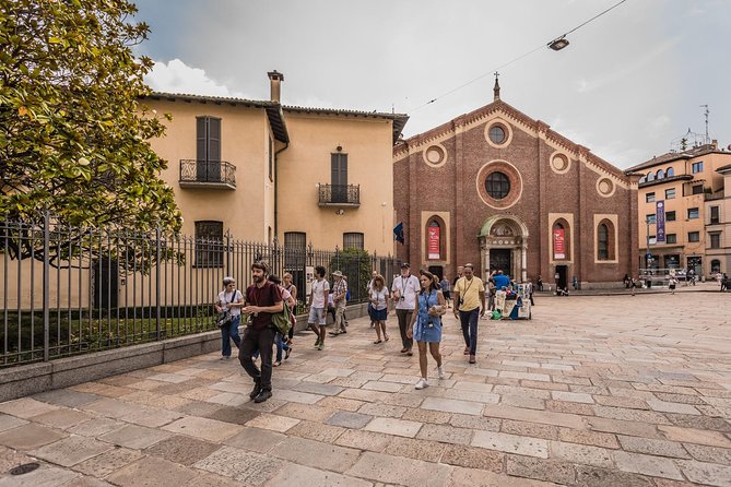 Milan Skip the Line The Last Supper and Renaissance Walking Tour - Meeting at Piazza Santa Maria delle Grazie: get oriented fast