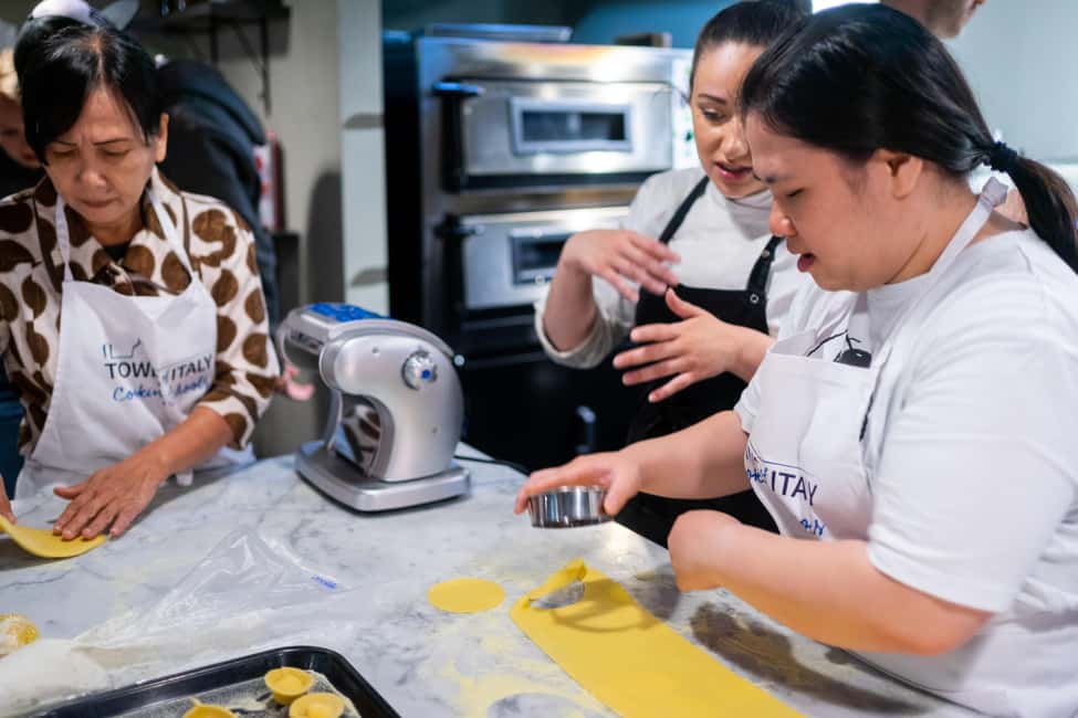 Milan: Small-group Pasta & Gelato Class with Unlimited Wine - Group size and energy: why the chefs get mentioned by name