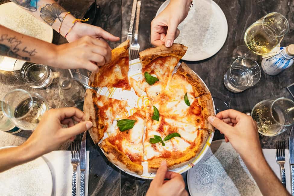 Milan: Street Food Walking Tour - Meeting point: UNIQLO Piazza Cordusio to the first square