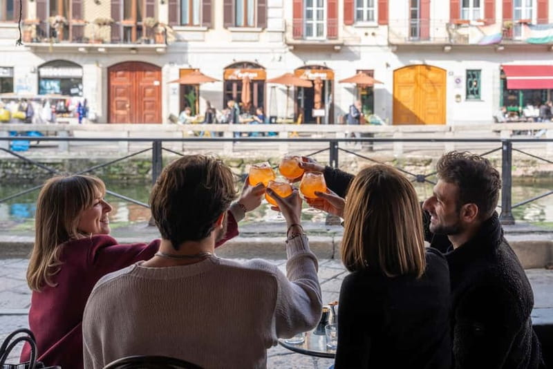 Milan: Sunset Navigli Food & Drinks Tour with a Local - Stop 1: the first step into Navigli’s aperitivo mood