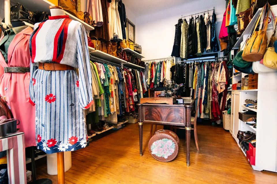 Milan: Vintage Shopping Tour - The Walking Route: Short Legs, Real Fitting Time