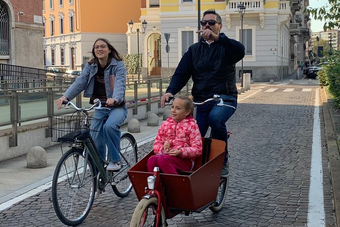 Milan's Hidden Gems: Unique Bike Tour (ENG, NL) - Castello Sforzesco: The Castle Stop That Anchors the Tour