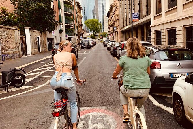 Milan's Hidden Gems: Unique Bike Tour (ENG, NL) - Arco della Pace: A Monumental Pause