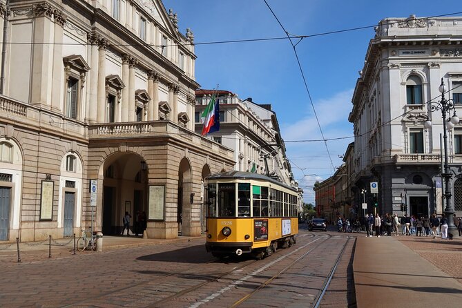 Milan's Must See: Half-Day Tour of Last Supper, Duomo & La Scala - Entering Duomo di Milano: scale, details, and strict bag rules