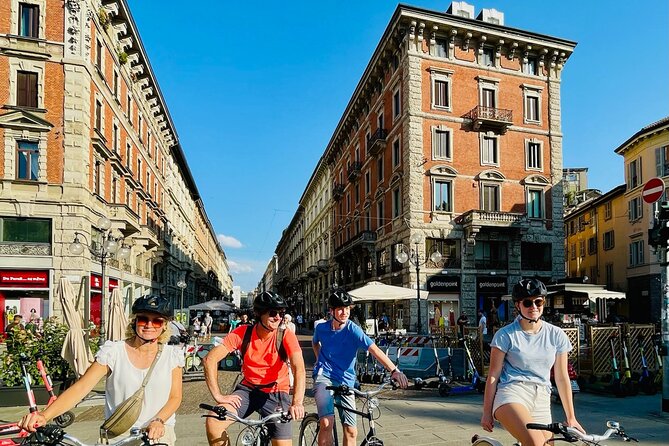 Miles and smiles /// Milan's ride - Sempione Park and the Arch of Peace: a calmer stretch inside the ride
