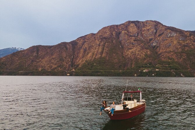 Private Boat Tour on Italian Gozzo on Lake Como - Swimming time and what to bring (besides a camera)