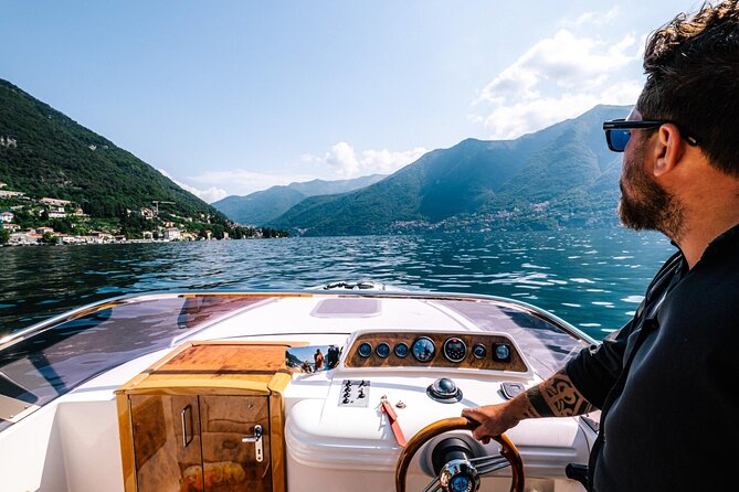 Private Cruise on Lake Como with Speedboat from 1H to 4H - Villa Troubetzkoy and the Como finish line: city villas and viale Geno di Como
