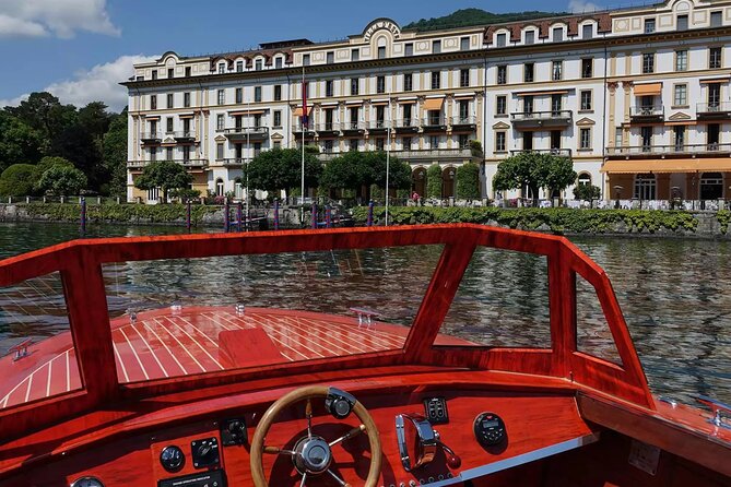 Private Tour by Classic Wooden Boat on Lake Como - When the water gets choppy: plan for motion and winter warmth