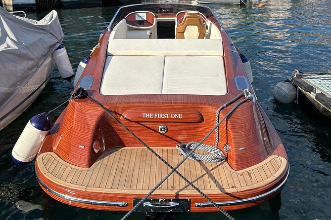 Private wooden boat tour on Lake Como - Villa Troubetzkoy and Torno: the stories behind the shoreline