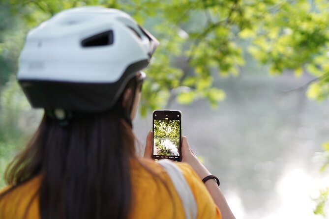 The Milan you don't expect, bike tour with picnic on the lake - The lakeside picnic: a break that makes the day feel like a real outing