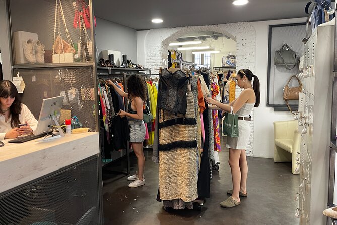 Vintage Shopping Tour in Milan - Piazza Affari and Piazza Cordusio: Milan’s Money Side, Quick and Clever